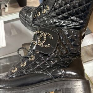 Chic Black Quilted Women's Boots